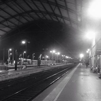 Fotografia intitolato "Un soir en gare" da Isabelle Druleve, Opera d'arte originale