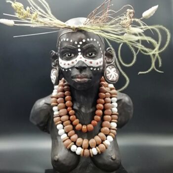 Sculpture titled "Tariku" by Isabelle Fisson, Original Artwork, Clay