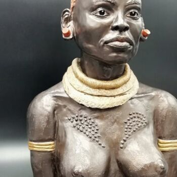Sculpture titled "Abeba" by Isabelle Fisson, Original Artwork, Clay