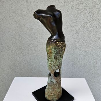 Sculpture titled "Mademoiselle" by Isabelle Frossard Corthay, Original Artwork, Bronze