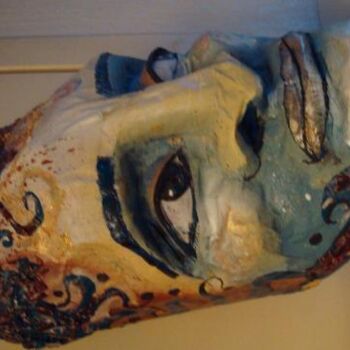 Sculpture titled "masque de roi" by Isabelle Leroux, Original Artwork