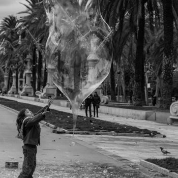 Photographie intitulée "Le genie des bulles" par Isabelle Pautrot, Œuvre d'art originale, Photographie numérique