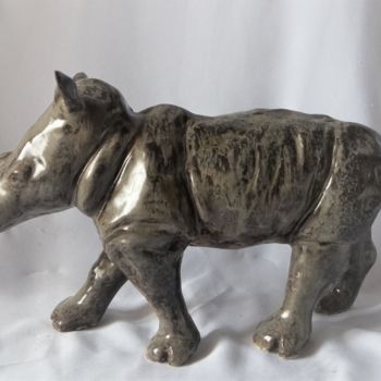 Scultura intitolato "Rhinocéros" da Isabelle Zwang, Opera d'arte originale, Ceramica