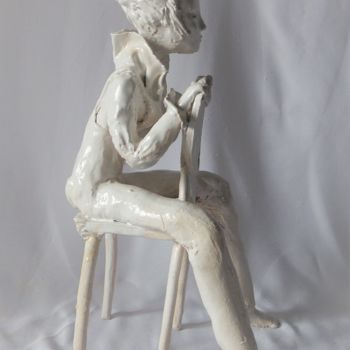 Sculpture titled "fille assise 1" by Isabelle Zwang, Original Artwork, Ceramics