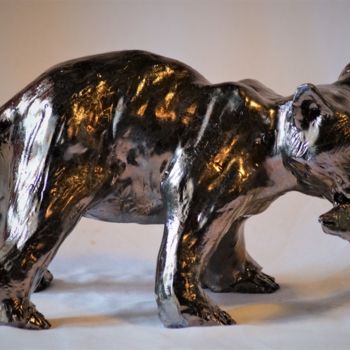 Sculpture titled "OURS PECHEUR" by Isabelle Zwang, Original Artwork, Ceramics