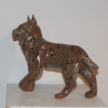 Sculpture titled "Lynx à la patte lev…" by Isabelle Zwang, Original Artwork, Ceramics
