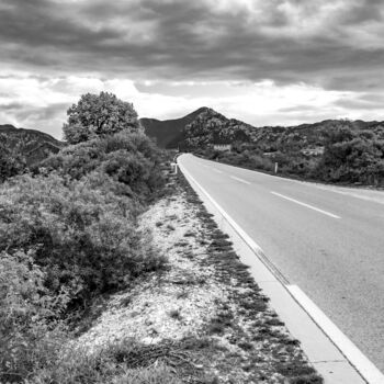 Photographie intitulée "Road in mountin land" par Iurii Baklykov, Œuvre d'art originale, Photographie numérique