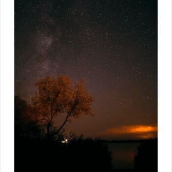 Photographie intitulée "Night. Stars. Autum…" par Ivan Ponomarevsky, Œuvre d'art originale, Photographie numérique
