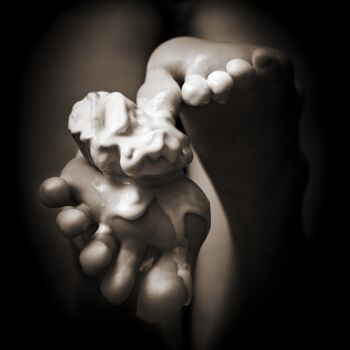 Fotografie mit dem Titel "Feet and ace cream" von Ivan Ponomarevsky, Original-Kunstwerk, Digitale Fotografie