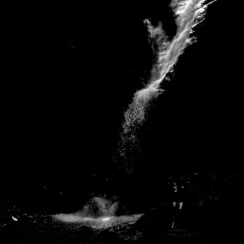 Photographie intitulée "La cascade" par Jac Lo, Œuvre d'art originale, Photographie numérique