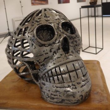 Sculpture titled "The skull" by Jack Metal 06, Original Artwork, Metals