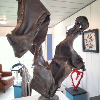 Sculpture titled "Equin" by Jacky Cognolato, Original Artwork, Metals