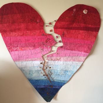Art textile intitulée "Love can Bloom thro…" par Jacquelinejoann, Œuvre d'art originale