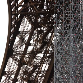 Photography titled "EIFFEL Tower 3/6" by Jacques Jégo, Original Artwork, Non Manipulated Photography