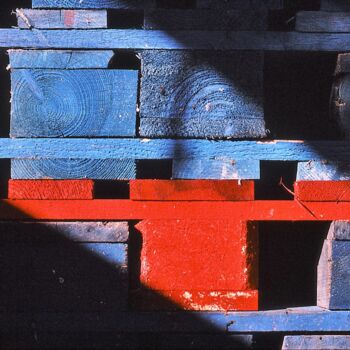 Photographie intitulée "Bleu sur Rouge" par Jacques Jégo, Œuvre d'art originale, Photographie non manipulée