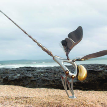 Skulptur mit dem Titel "The Dragonfly" von Jacquesvanzen, Original-Kunstwerk, Metalle