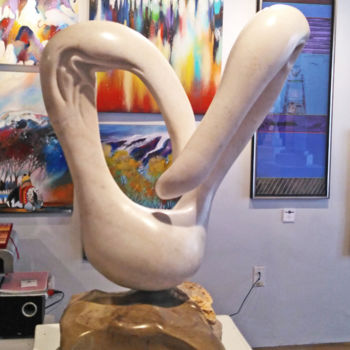 Скульптура под названием "Arizona Mobius II" - Jan And Jo Moore, Подлинное произведение искусства, Камень