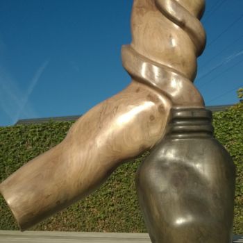 Escultura titulada "PERFUME" por Jan Van Braekel, Obra de arte original, Madera