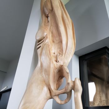 Skulptur mit dem Titel "INNER BEAUTY 1" von Jan Van Braekel, Original-Kunstwerk, Holz