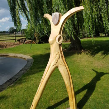 Скульптура под названием "THINK PINK" - Jan Van Braekel, Подлинное произведение искусства, Дерево