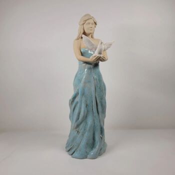 Sculpture titled "Woman with a dove" by Jana Urešová, Original Artwork, Clay
