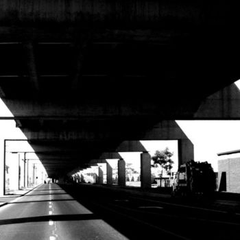 Fotografie mit dem Titel "Elevated Highway" von Janos Gardonyi, Original-Kunstwerk