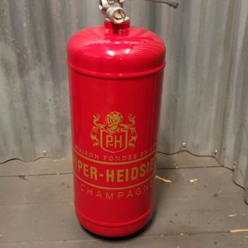 "Red Fire Extinguish…" başlıklı Design Januart2019 tarafından, Orijinal sanat, Mobilya