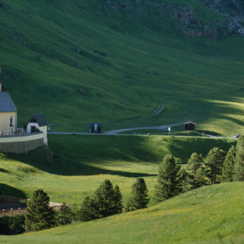 Fotografia intitolato "Église Alpine" da Jarek Witkowski, Opera d'arte originale