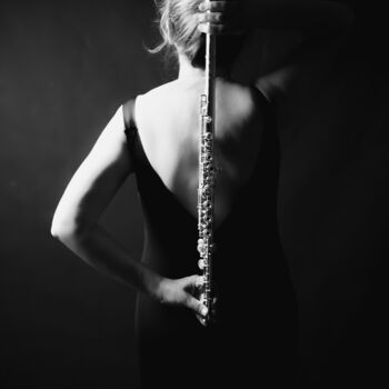 Fotografie mit dem Titel "Flutist" von Jarek Sieczkowski, Original-Kunstwerk, Nicht bearbeitete Fotografie