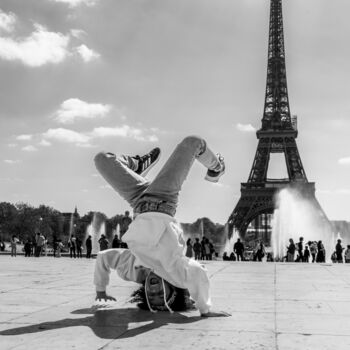 Fotografia intitolato "Eiffel Breakdance" da Jean-Guy Nakars, Opera d'arte originale, Fotografia digitale Montato su Allumin…