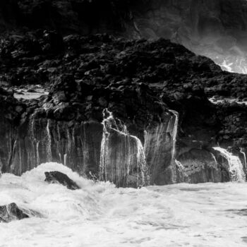 Fotografia zatytułowany „Crying rock” autorstwa Jean-Guy Nakars, Oryginalna praca, Fotografia cyfrowa Zamontowany na Alumini…
