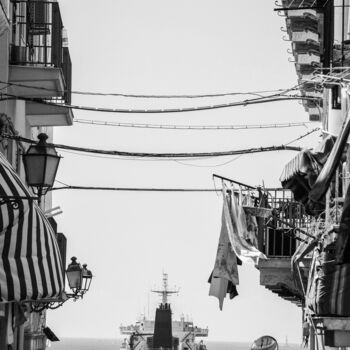 Fotografia intitulada "Rue de la mer à Tar…" por Jean-Jacques Boisseau, Obras de arte originais, Fotografia Não Manipulada