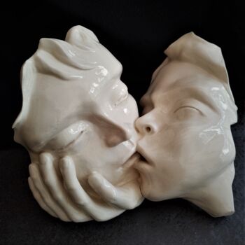 Scultura intitolato "Le baiser" da Jean-Louis Marino, Opera d'arte originale, Terracotta