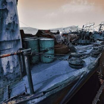 Photographie intitulée "agadir trawler 6" par Jean-Luc Bohin, Œuvre d'art originale