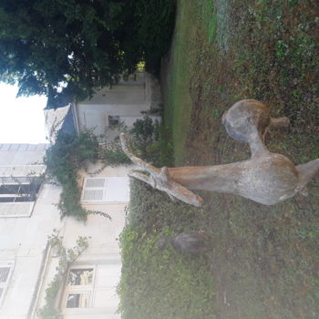 雕塑 标题为“Chèvre a trois patt…” 由Philut, 原创艺术品, 水泥