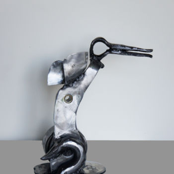 Sculpture titled "Paré (sculpture)" by Jean-Luc Lacroix (JL LACROIX), Original Artwork, Metals