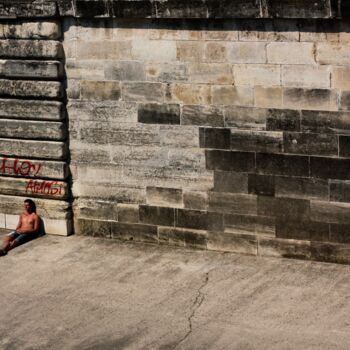 Photographie intitulée "À Paris, seul dans…" par Jean-Marie Virat, Œuvre d'art originale, Photographie numérique