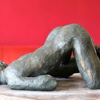 Sculpture titled "Relaxe n°1" by Jean Pierre Picheny, Original Artwork, Resin