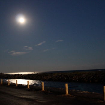 Photographie intitulée "nuit mer et lune.jpg" par Jean-Pierre Simard, Œuvre d'art originale, Photographie numérique