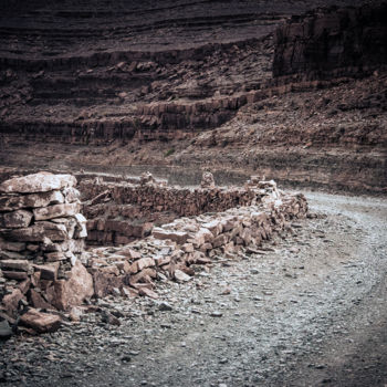 Photographie intitulée "Djebel Sagho - Track" par Jean-Claude Chevrel, Œuvre d'art originale, Photographie non manipulée