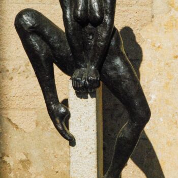 Skulptur mit dem Titel "In my Mind" von Jeane Seah, Original-Kunstwerk, Bronze