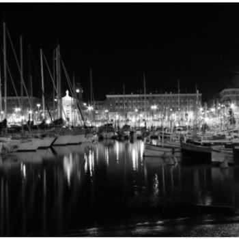 Photographie intitulée "Le port de Nice la…" par Jeanjeandenice " Jjdn ", Œuvre d'art originale