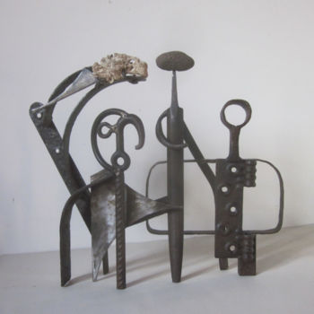 Sculptuur getiteld "Petite tribu" door Jérôme Danikowski, Origineel Kunstwerk, Metalen