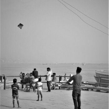 Фотография под названием "India-Varanasi-Kite" - Joachim Mews, Подлинное произведение искусства, Цифровая фотография