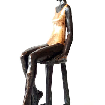 Skulptur mit dem Titel "Magic Girl, no V/VI…" von Joanna Zakrzewska-Cholewa, Original-Kunstwerk, Bronze
