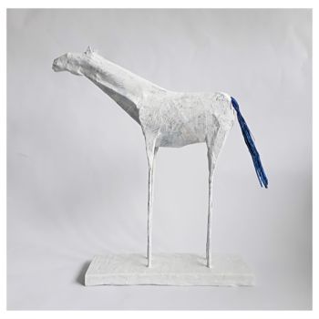 Sculpture intitulée "Horse With A Blue T…" par Joe Mcgill, Œuvre d'art originale, Techniques mixtes