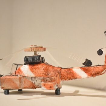 Sculpture titled "Helicoptero de Resc…" by Joeartcuba, Original Artwork, Plastic