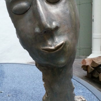 Skulptur mit dem Titel "masque patine bronze" von Joëlle Thanel, Original-Kunstwerk, Keramik