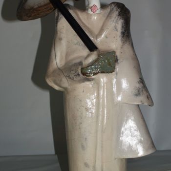 Sculpture titled "geisha à l'ombrelle" by Joëlle Thanel, Original Artwork, Ceramics