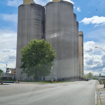 Photography titled "Silos à grains" by John Mailly, Original Artwork, Non Manipulated Photography